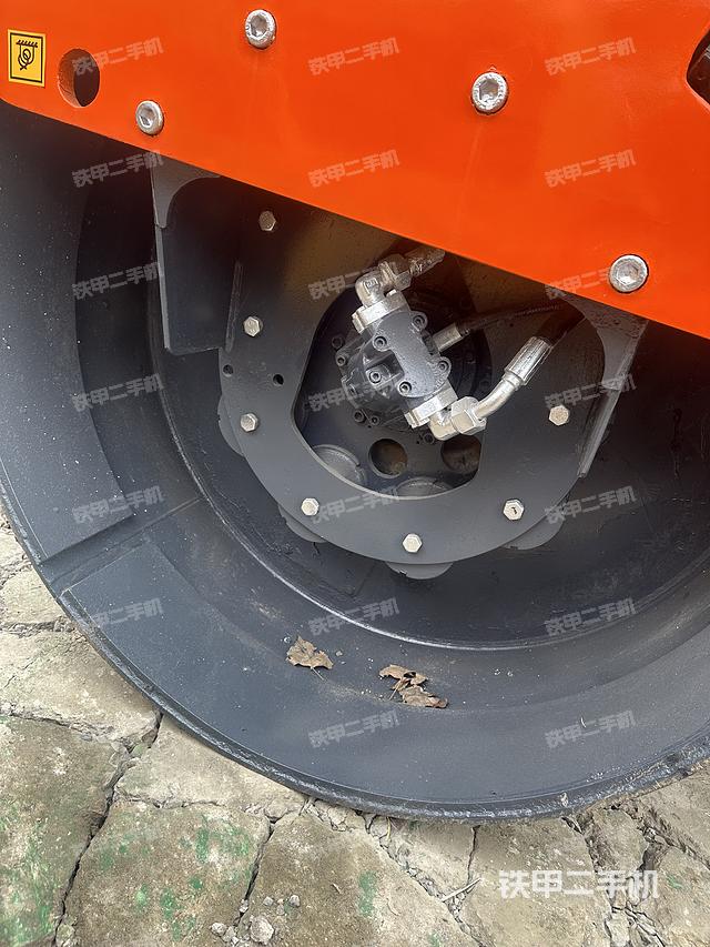 整機(jī)右側(cè)（設(shè)備外觀及核心部件）