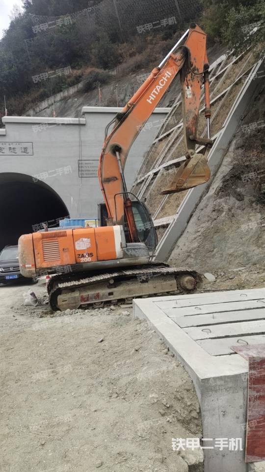 驾驶室顶部（整机外观）