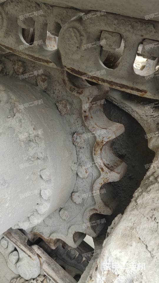 回转马达和主控阀（整机外观）