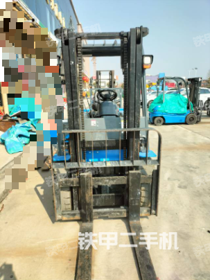 整機(jī)左側(cè)(設(shè)備外觀及核心部件) 整機(jī)左側(cè)(設(shè)備外觀及核心部件)