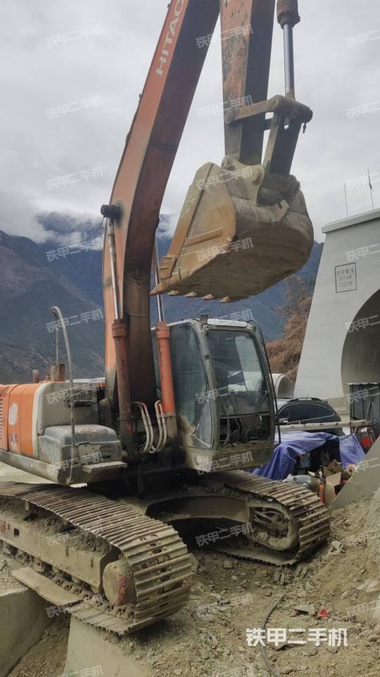 驾驶室整体（整机外观）