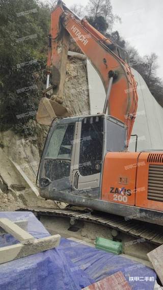 甘孜藏族自治州出售 日立 ZX200-3 挖掘机