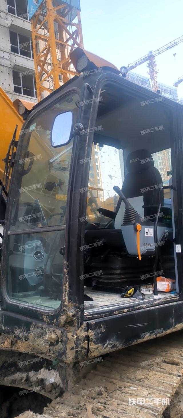 驾驶室整体（整机外观）