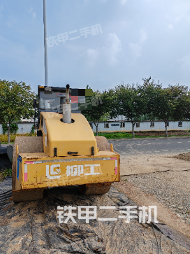 柳工620機(jī)械振動(dòng)壓路機(jī)