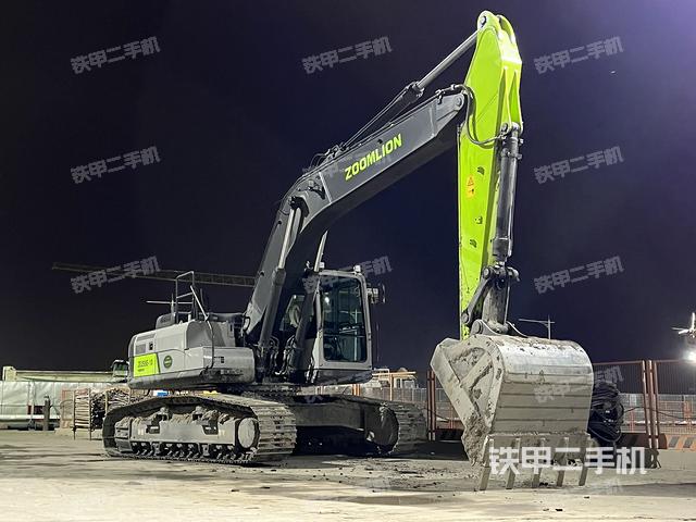 中联重科ZE255E-10挖掘机