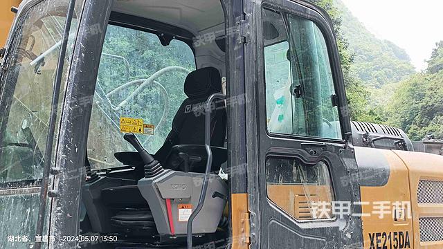 驾驶室整体（整机外观）