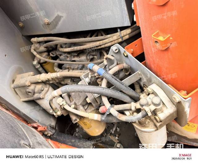 液壓泵艙室正面整體(整機外觀) 液壓泵艙室正面整體(整機外觀)
