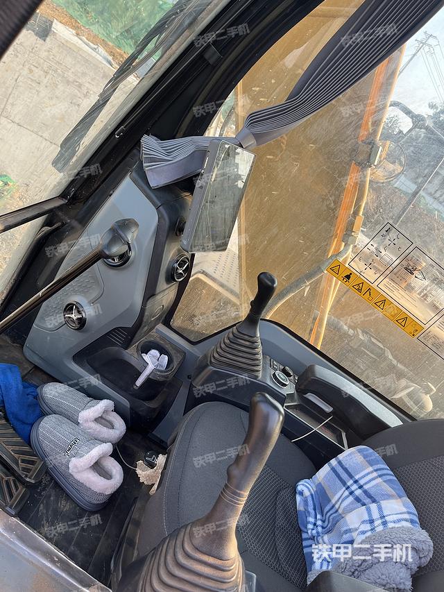 驾驶室整体（整机外观）