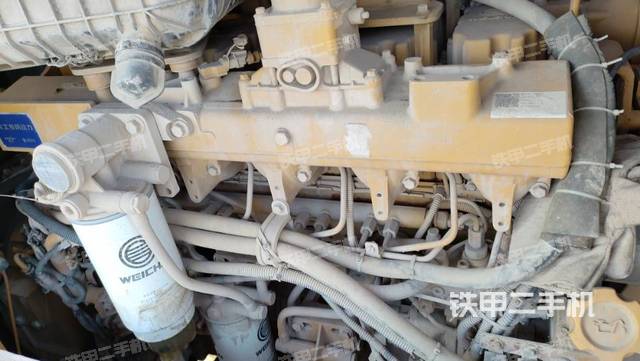 發(fā)動機(jī)左側(cè)（整機(jī)外觀及大件）