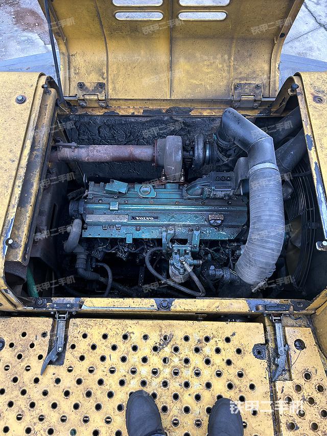 發(fā)動(dòng)機(jī)整體俯視（整機(jī)外觀）