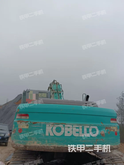 驾驶室顶部（整机外观）