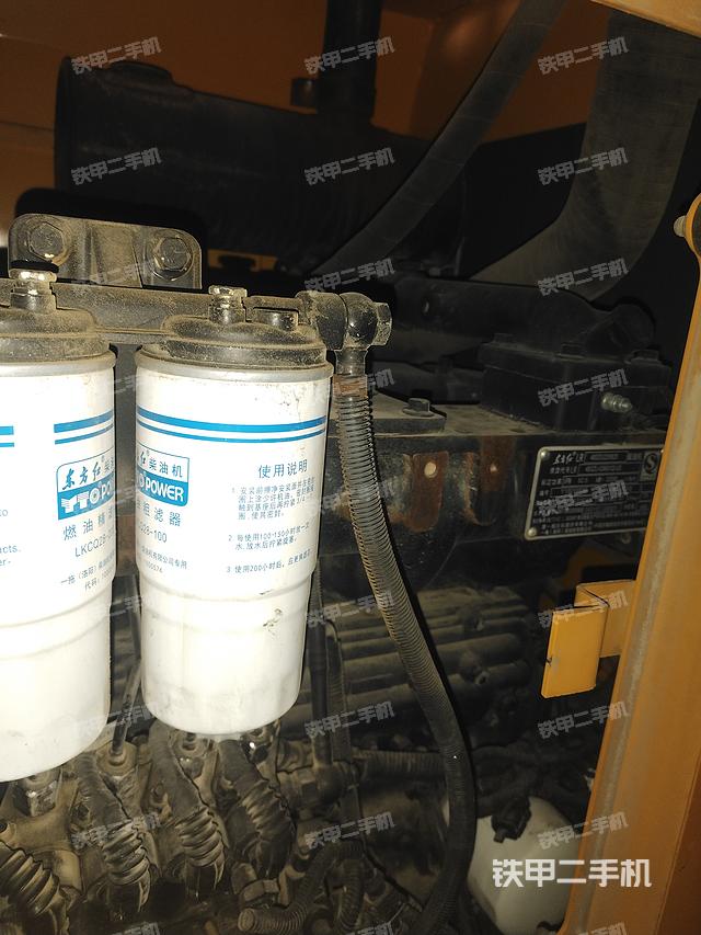 發(fā)動機(jī)左側(cè)（整機(jī)外觀及大件）