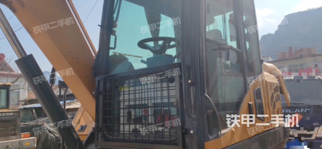 駕駛室整體（整機外觀）