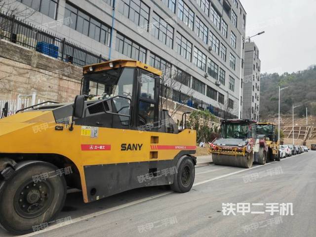 整機(jī)右側(cè)（設(shè)備外觀及核心部件）