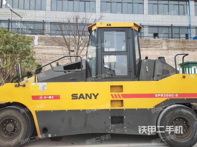 整機(jī)右后45°（設(shè)備外觀及核心部件）