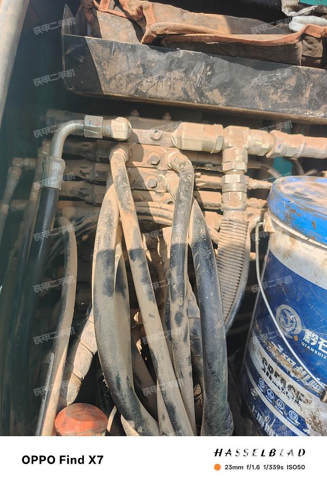 驾驶室顶部（整机外观）