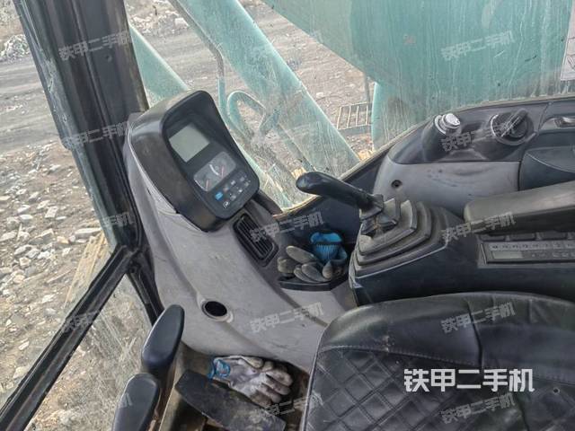 驾驶室整体（整机外观）