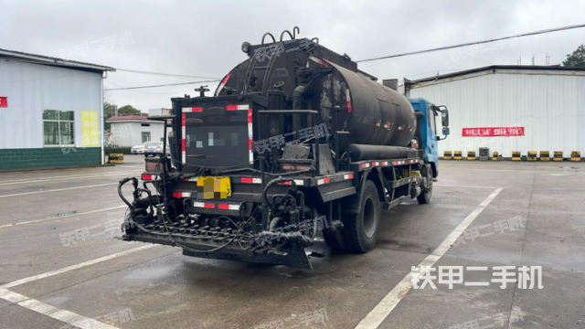 整机右后45°（设备外观及核心部件）