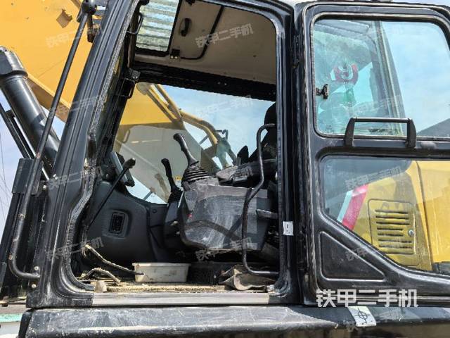 駕駛室整體（整機(jī)外觀）