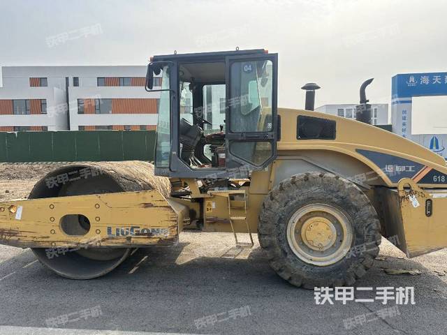 駕駛室整體（整機外觀）