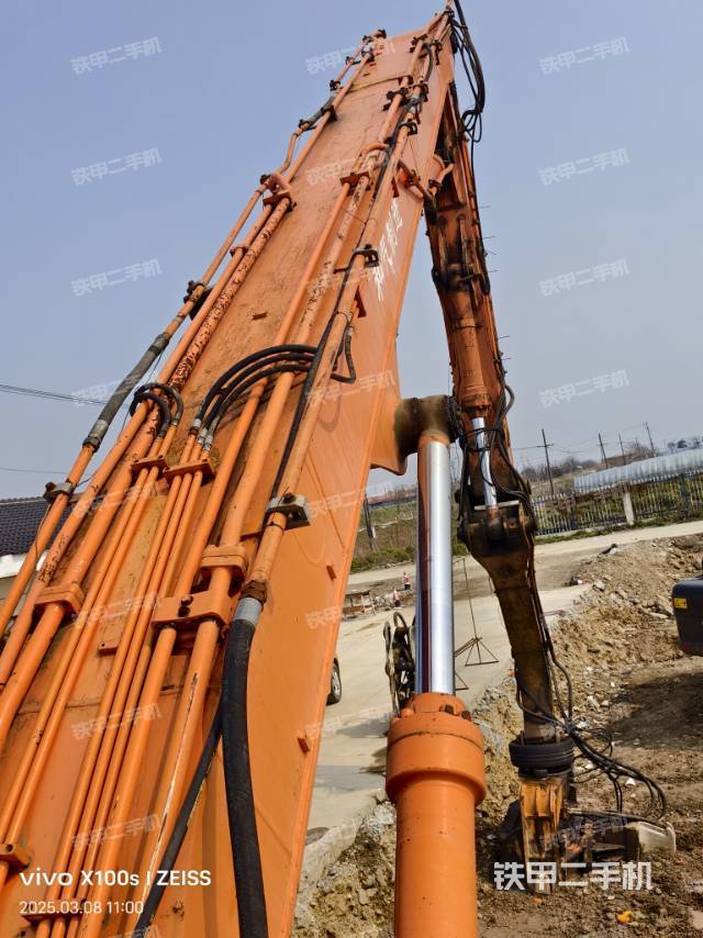 驾驶室顶部（整机外观）