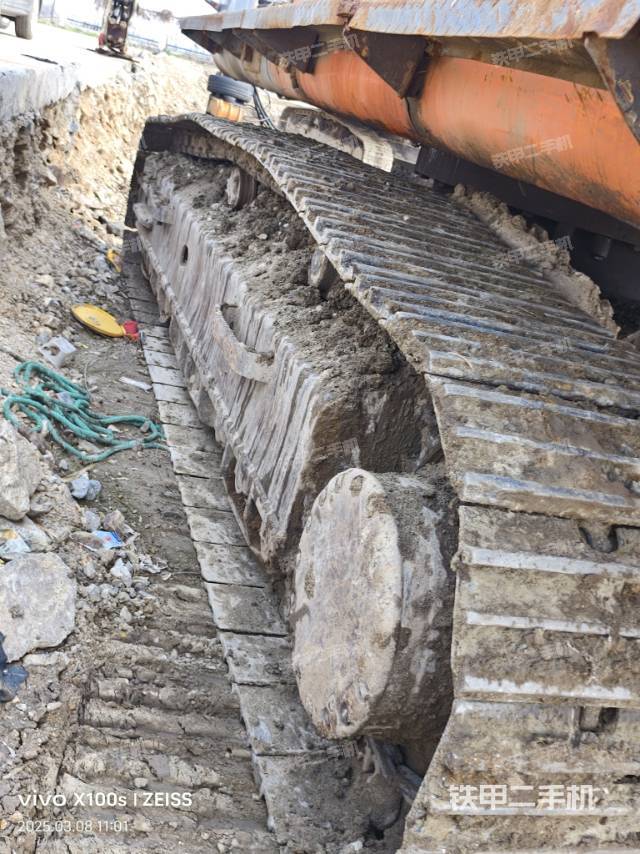 单侧履带整体（整机外观）