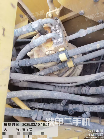 回转马达和主控阀（整机外观）