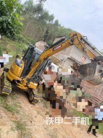 驾驶室顶部（整机外观）