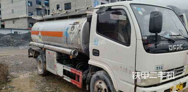 整机右后45°（设备外观及核心部件）