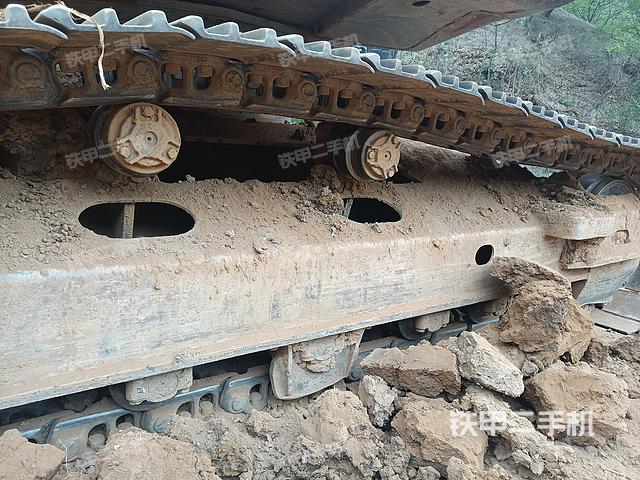 單側(cè)履帶整體（整機(jī)外觀）