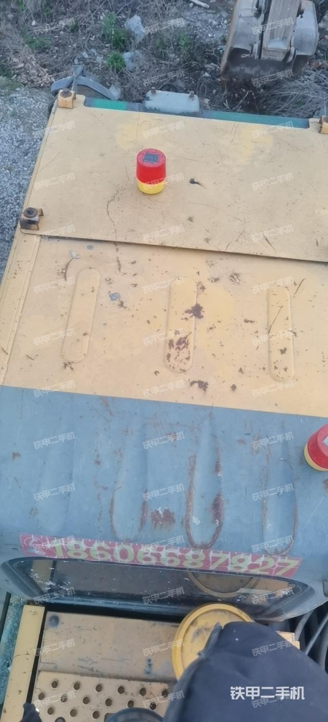 驾驶室顶部（整机外观）