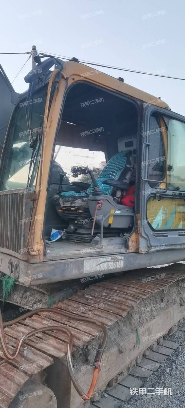 驾驶室整体（整机外观）