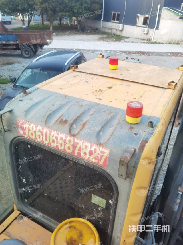 驾驶室顶部（整机外观）