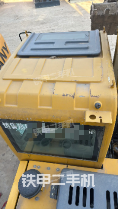 驾驶室顶部（整机外观）