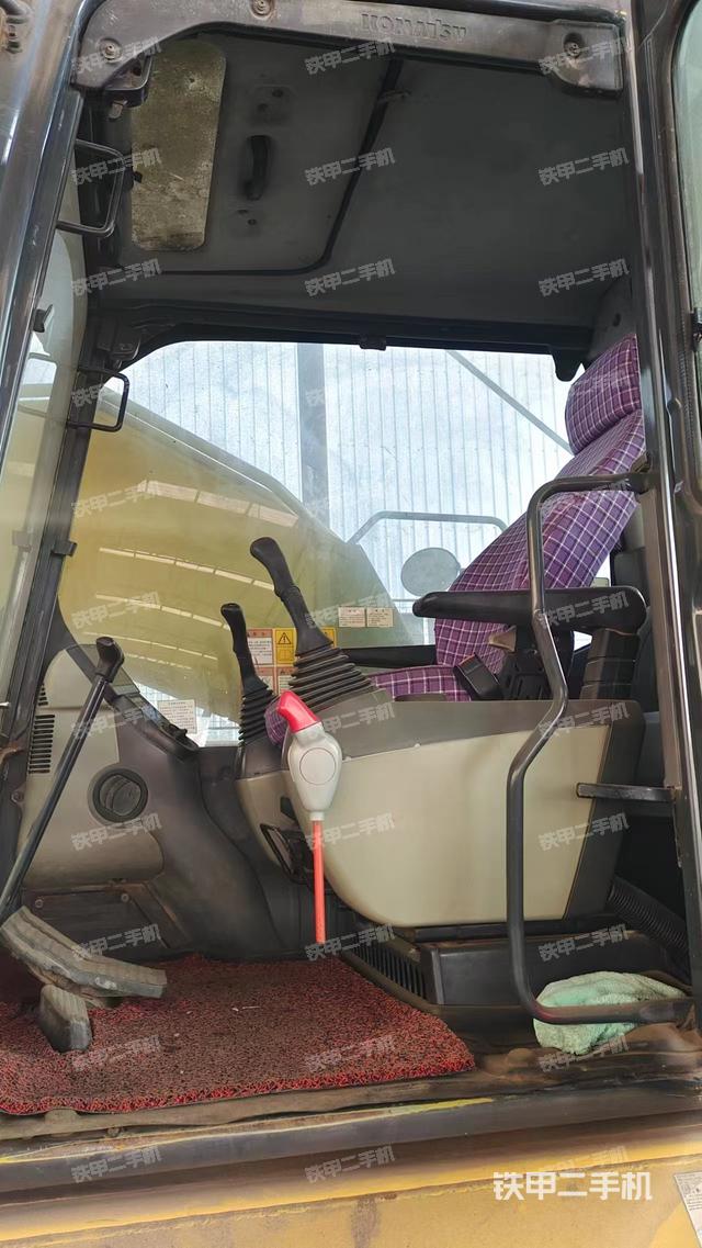 駕駛室整體（整機(jī)外觀）