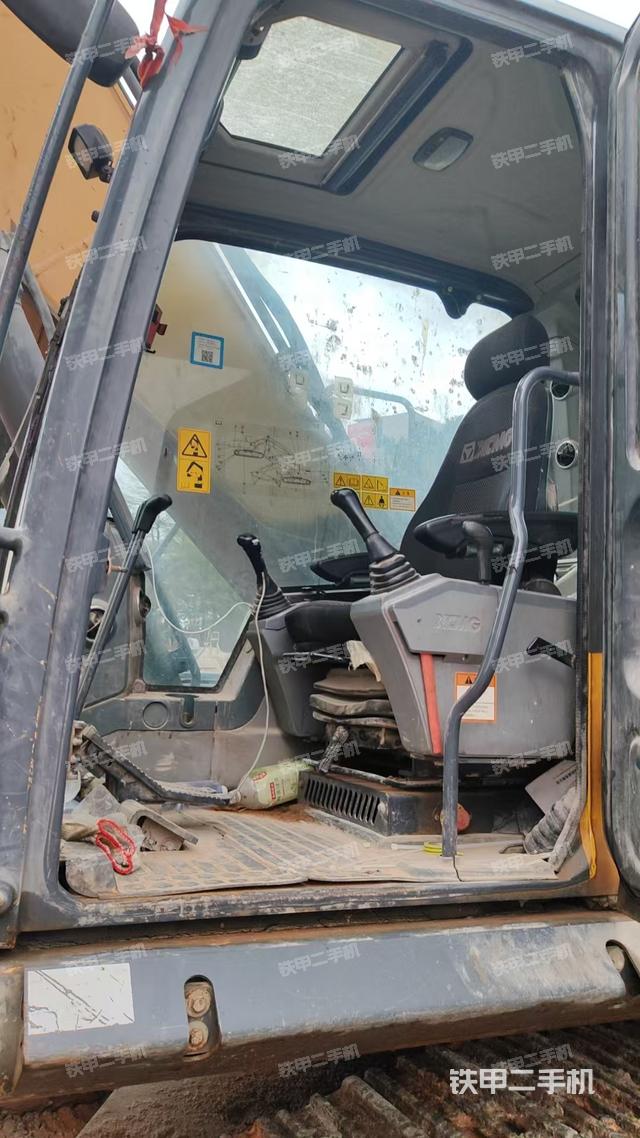 驾驶室整体（整机外观）