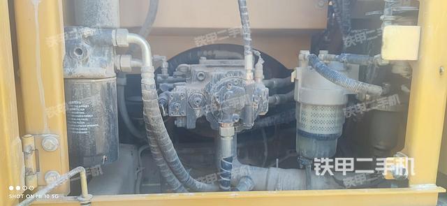 液壓泵艙室正面整體（整機(jī)外觀）