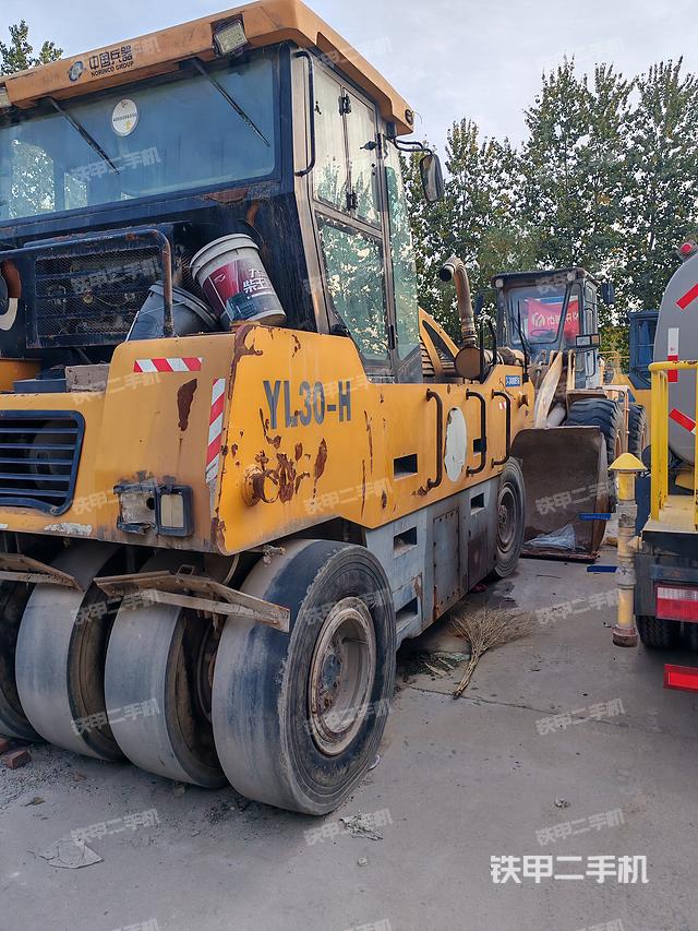 整機(jī)右后45°（設(shè)備外觀及核心部件）