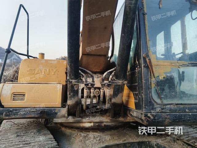 回转马达和主控阀（整机外观）