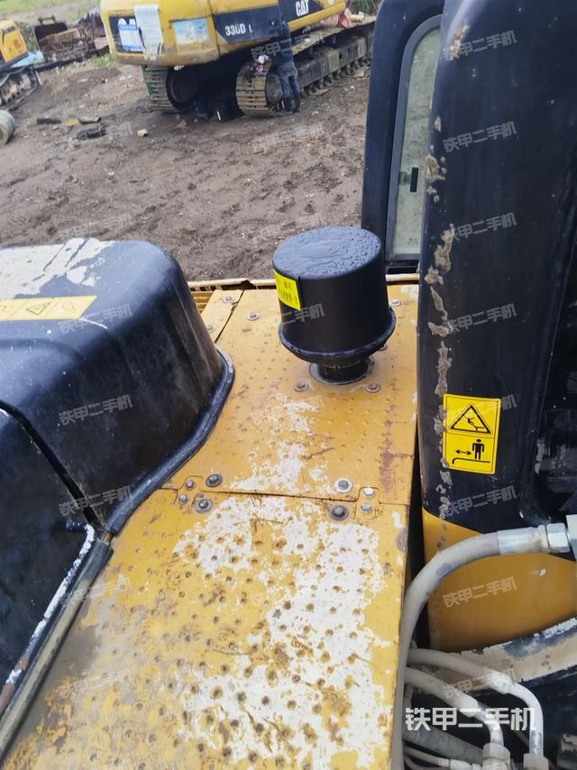 驾驶室顶部（整机外观）