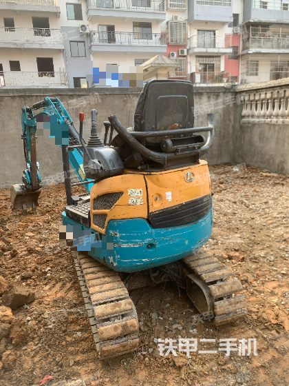 駕駛室頂部（整機(jī)外觀）