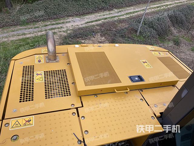 驾驶室顶部（整机外观）