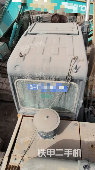 驾驶室顶部（整机外观）