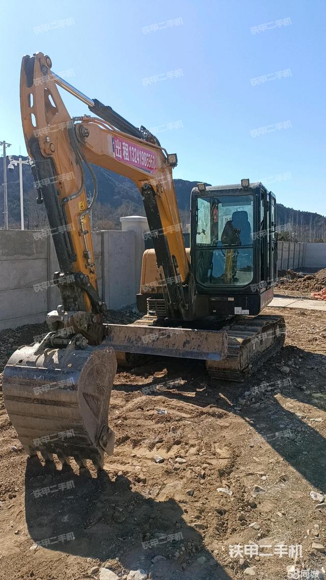 驾驶室顶部（整机外观）