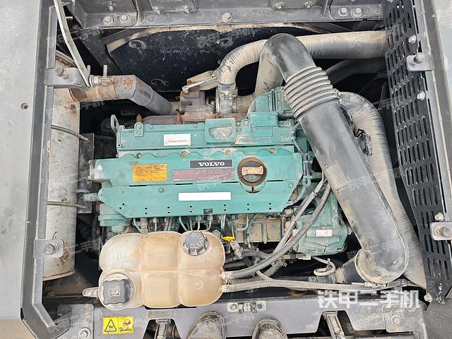 发动机整体俯视（整机外观）