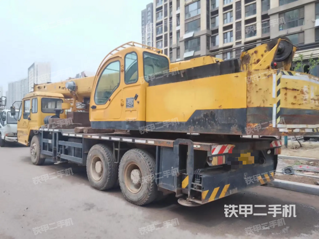 整機(jī)右側(cè)(設(shè)備外觀及核心部件) 整機(jī)右側(cè)(設(shè)備外觀及核心部件)