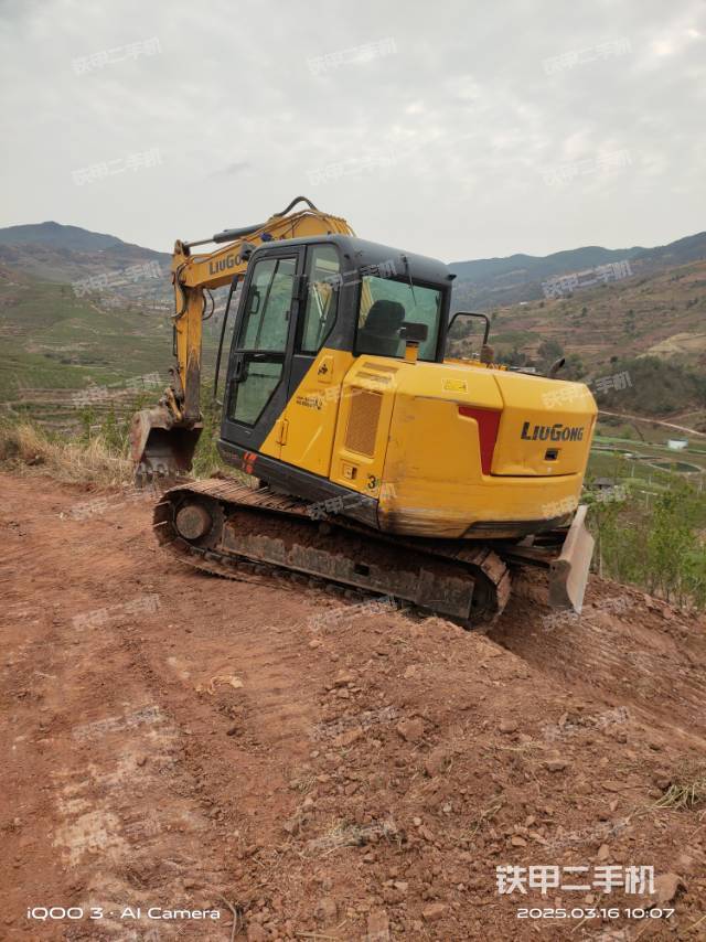 駕駛室整體（整機外觀）
