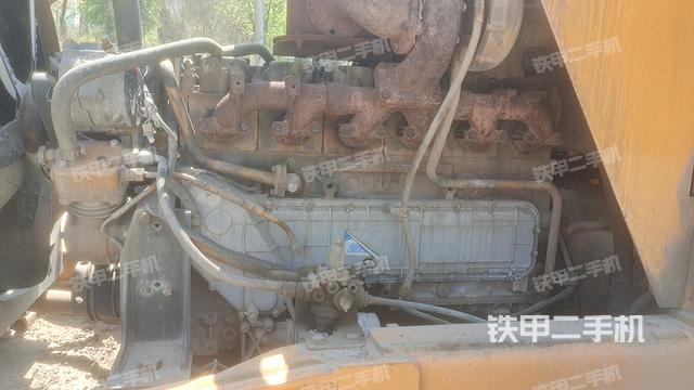 發(fā)動(dòng)機(jī)右側(cè)(整機(jī)外觀及大件) 發(fā)動(dòng)機(jī)右側(cè)(整機(jī)外觀及大件)