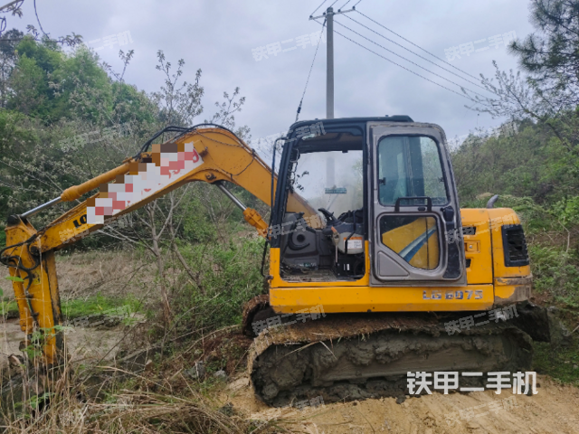 驾驶室整体（整机外观）