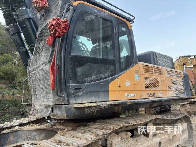 驾驶室整体（整机外观）